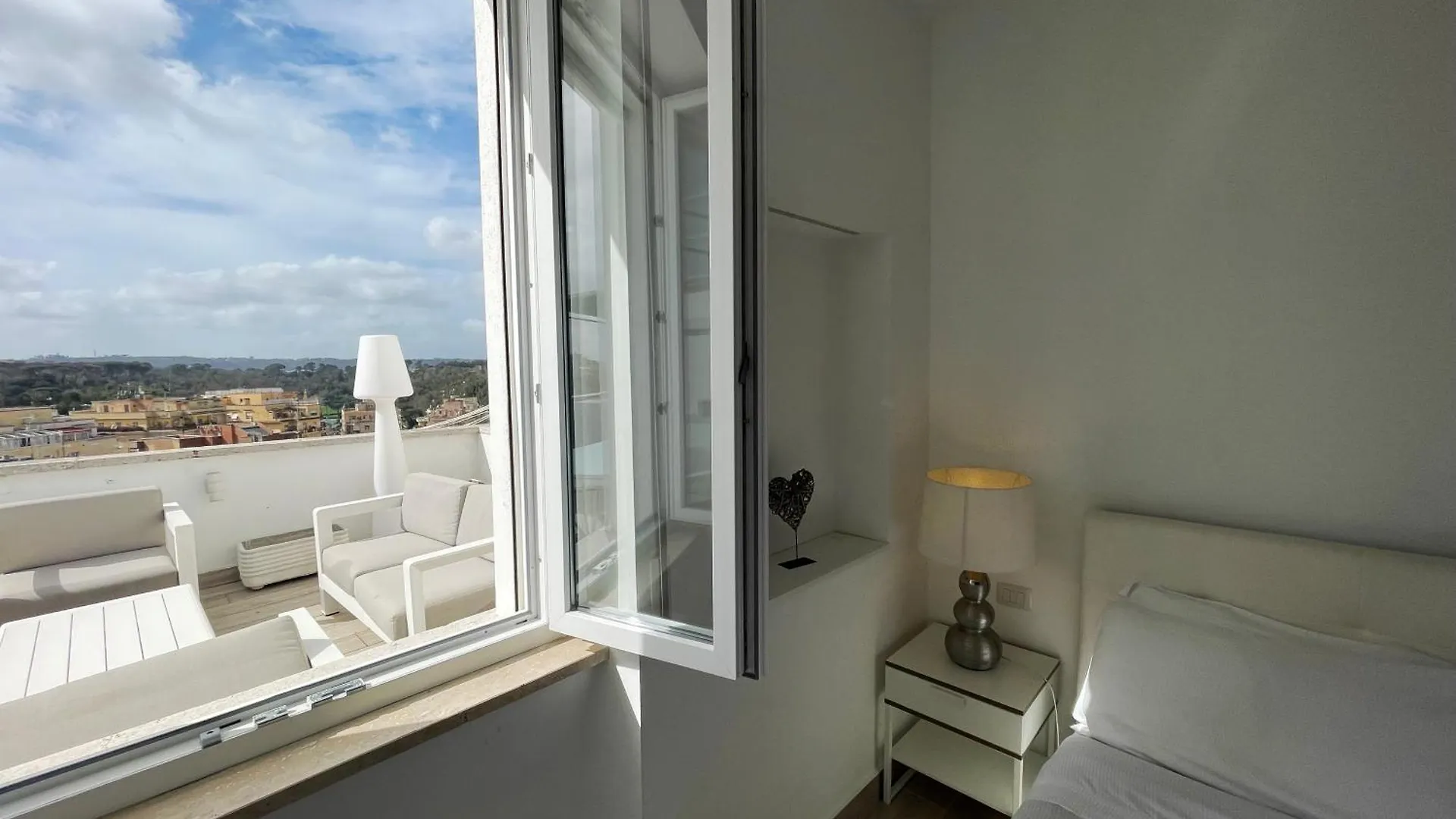 Penthouse With View Of Rome Apartment
