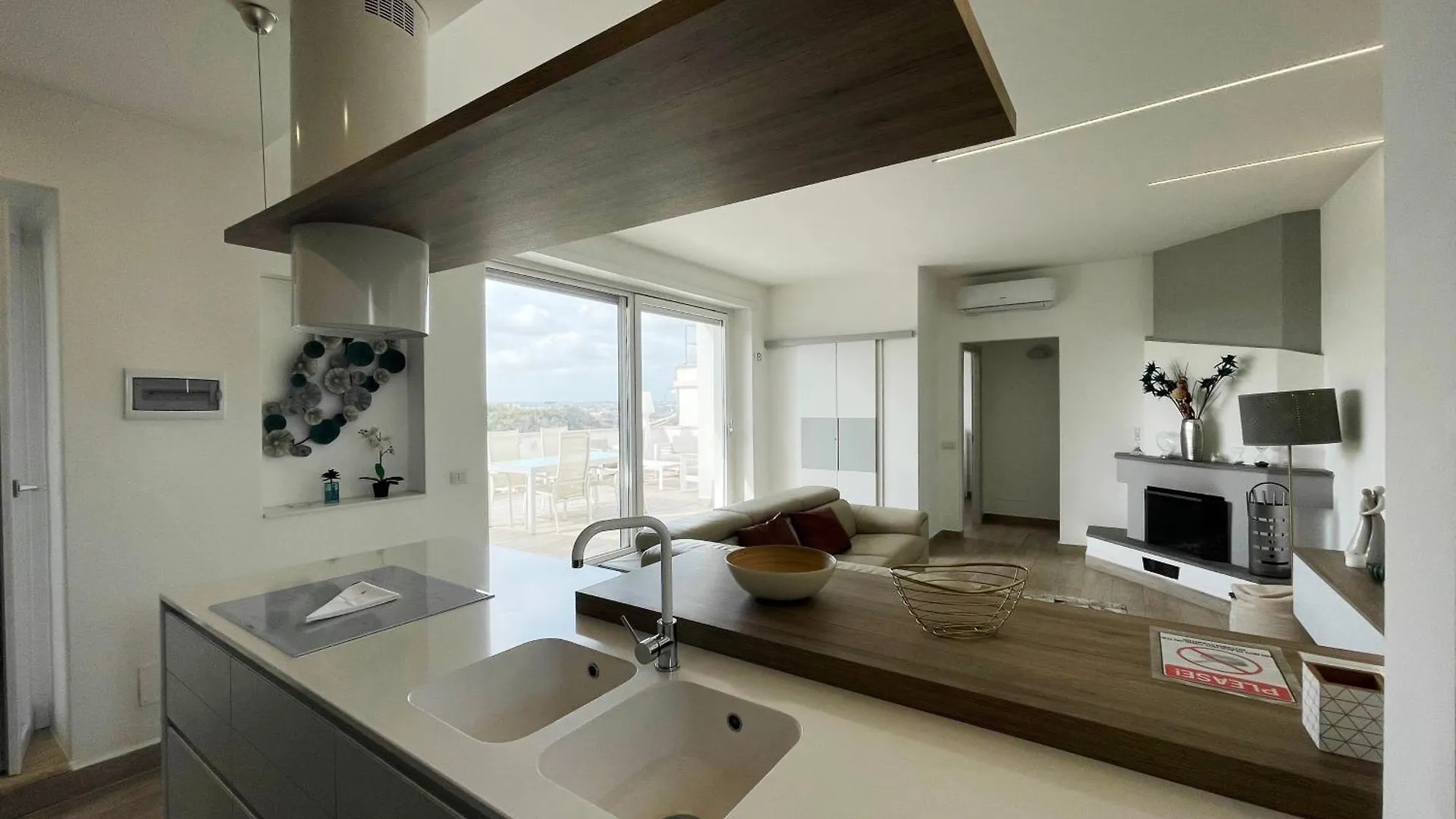 Penthouse With View Of Rome Apartment